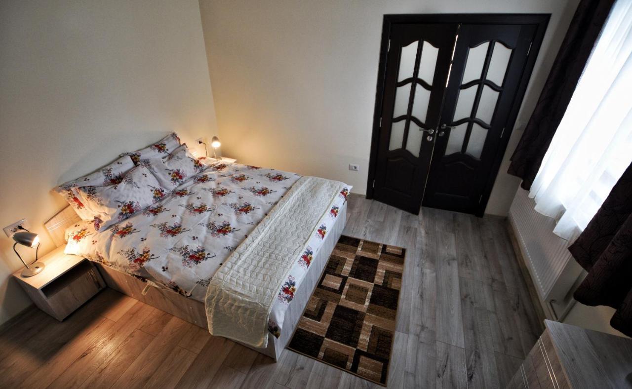 Flori'S Apartment Braşov Eksteriør billede